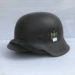 Heer casque Mdle 1942 , Un insigne et jugulaire 