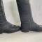 Paire de bottes officier cuir noir et embouchoirs 