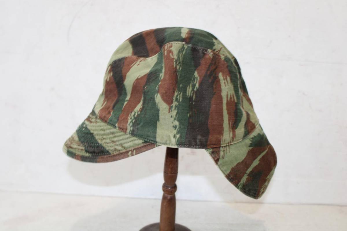 Crâne de skateboarder monochrome vintage en casquette | Vecteur Gratuite